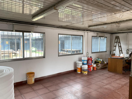 Depósito De 1400 M2 Cubiertos En 1 Planta