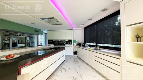 Imagen 14 de 30 de Casa En Venta De Categoría De Seis Ambientes En Abril Club De Campo
