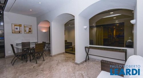 Imagem 8 de 11 de Flat - Itaim Bibi - Sp - 15924
