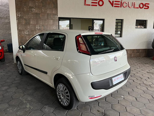 Imagem 6 de 13 de Fiat Punto 1.4 - Attractive Italia - 2013 - 128.000km