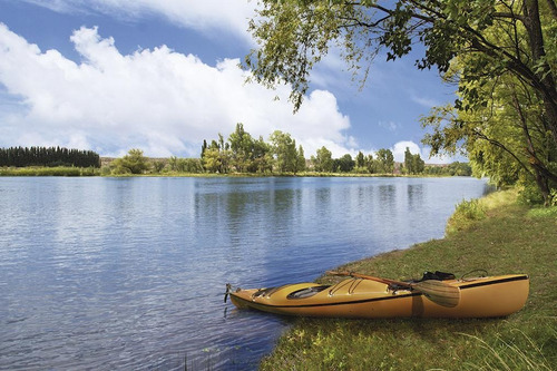 Magnífico Lote -al Golf Y Al Agua- En Venta En Los Canales, Neuquén - Escriturable