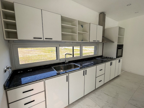 Imagen 3 de 14 de Alquiler Anual De Casa A Estrenar En Lagos De Canning