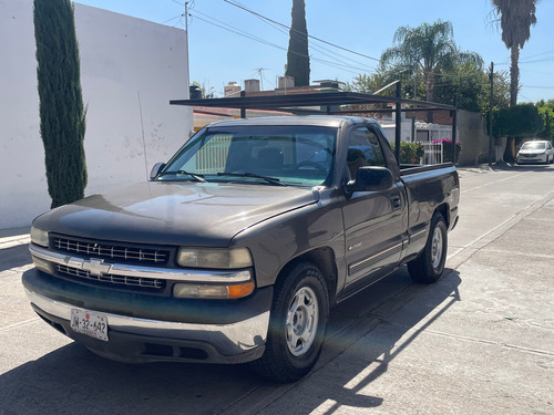 Chevrolet Cheyenne 5.3 2500 Cab Reg K 295hp 4x2 Mt
