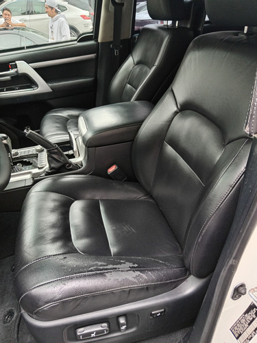 Toyota Land Cruiser 5.7 4x4 At