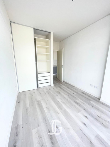 2 Amb.venta Piso Alto - Directorio 2100 - Flores
