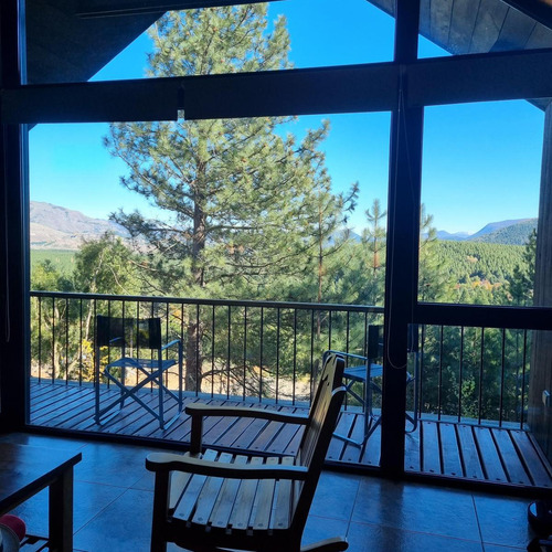 Casa En Venta - 3 Dormitorios 3 Baños - 2.100mts2 - San Martín De Los Andes