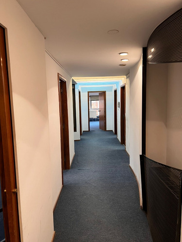 Ciudad Vieja Misiones Y Rincon, Cerca Del Puerto De Montevideo, Gran Oficina En Venta O Alquiler