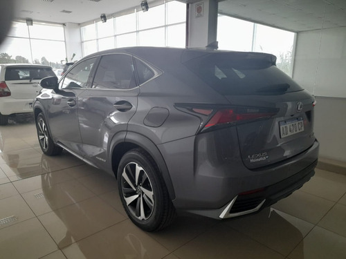 Lexus NX 300h Luxury