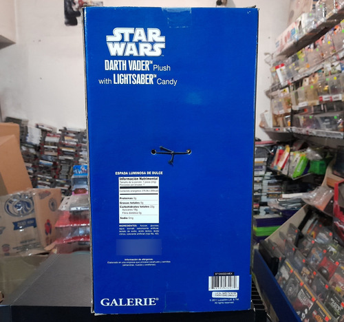 Star Wars Darth Vader Plush Witch Lightsaber Candy (Usado)