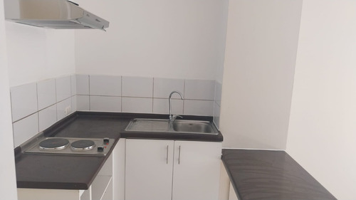 Se Arrienda Dpto 1h/1b Con Bodega Zenteno #1490, Santiago.