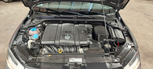 Volkswagen Vento Luxury 2.5 Tip Tronic 2016