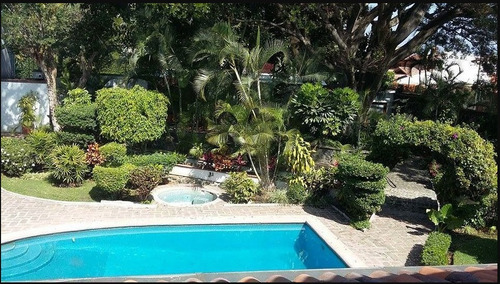 Imagen 2 de 7 de Casa Única En Su Tipo, Sumiya Para Remodelar