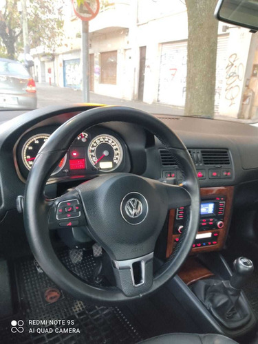 Volkswagen Bora 1.8 Highline T 180cv Cuero 2014