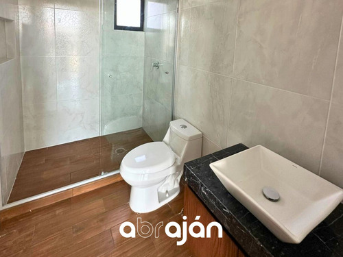 Se Vende Casa Con Alberca Privada En Veracruz, En Residencial Lomas Del Sol De La Riviera Veracruzana