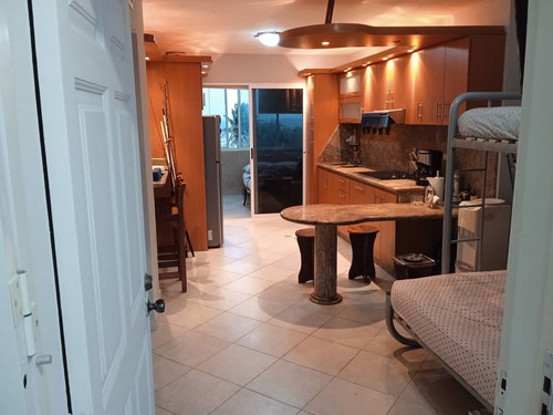 Imagen 7 de 18 de En Venta Apartamento En Tucacas Res. La Macarena Suites. Daniela J