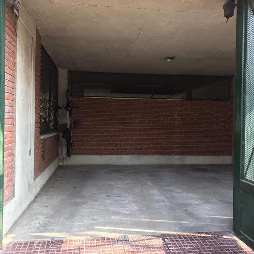 Cochera Cubierta En Venta En Victoria