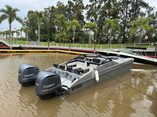 Catamarán Shadow C/2 Yamaha 300hp C/elevador, Bracket