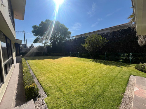 Casa 608m2 / 3r / 4.5b / 6a / Jardin 370m2