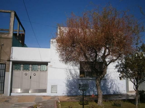 Casa 3 Amb. En Sande 453 - Avellaneda