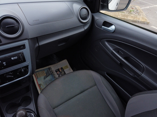 Imagem 7 de 13 de Volkswagen Saveiro 1.6 Robust Cab. Simples Total Flex 2p