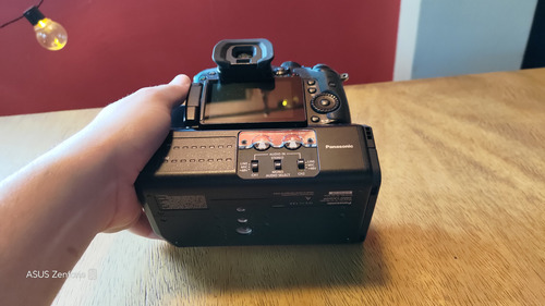 Lumix Gh4 + Unidade Gravadora Yagh 10 Bits 4:22 (raridade) (Usado)