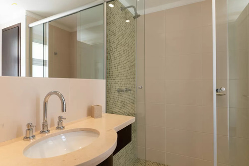 Apartamento En Alquiler Torrelobos, Punta Del Este, Playa Brava.