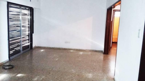Imagen 9 de 19 de Especular Local Y Departamento Frente Av Escobar