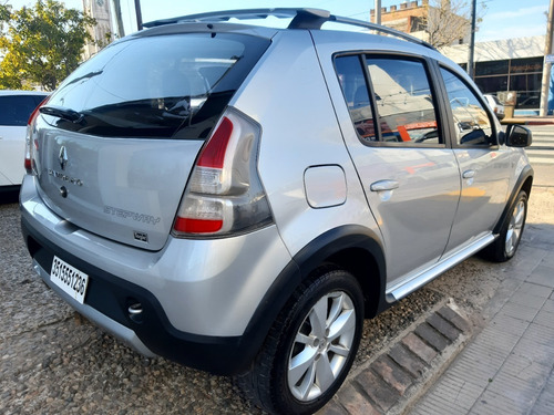Imagen 4 de 10 de Renault Sandero Stepway 1.6 Confort 105cv