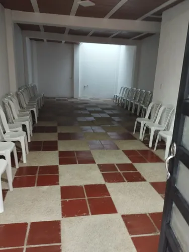 Casa Local Primer Piso Con Licencia Para Segundo Piso