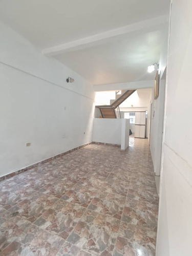 Prc-170 En Venta Casa En La Urb. Los Jarales. San Diego. Luz Coelho