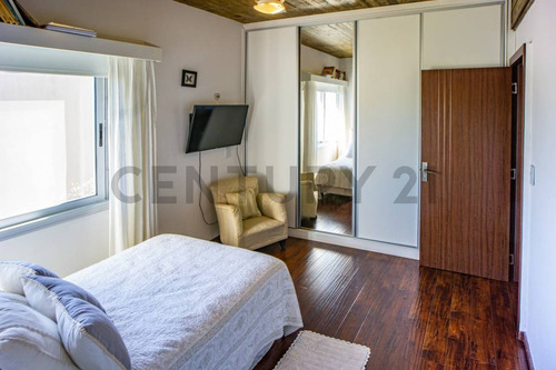 Imagen 24 de 30 de Alquiler Temporario Casa Cuatro Dormitorios Funes Hills Cadaqués Con Piscina