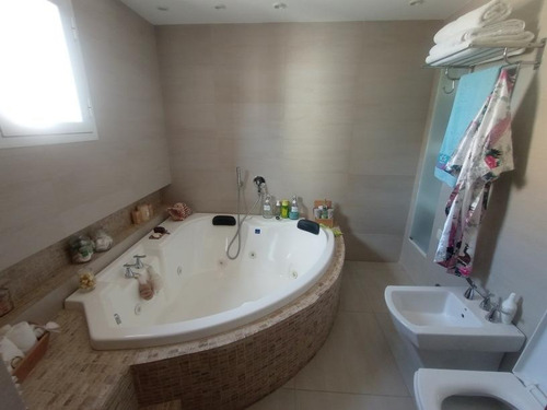 Departamento En Venta - 3 Dormitorios 2 Baños 1 Cochera - 95mts2 - Necochea