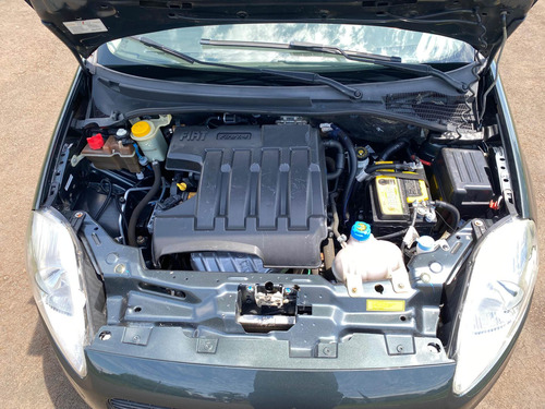 Imagem 9 de 13 de Fiat Punto Attractive 1.4 (flex)