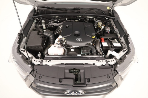 Imagen 8 de 15 de Toyota Hilux 4x4 Dc Sr 2.8 Tdi 6 Mt
