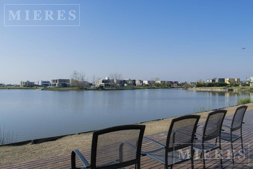 Imagen 2 de 8 de Lote En Venta En El Cantón Barrio Norte, A La Laguna