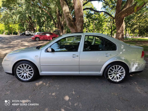 Volkswagen Bora 1.8 Highline T 180cv Cuero 2014