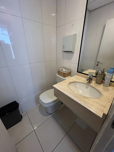 Planta Libre; Metro El Golf, Piso 8, Apoquindo 3200
