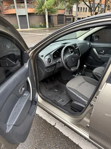 Renault Logan 1.6 Privilege / Intens