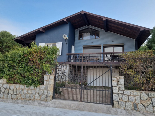 Casa Frente Al Mar Con 4 Kayacs.