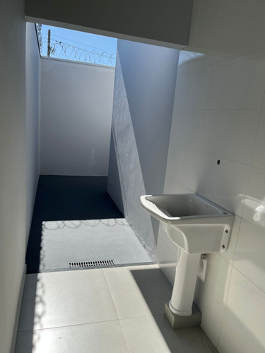 Casa Com 3 Quartos E Suite