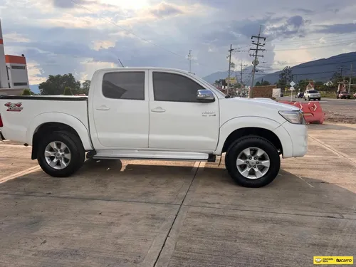Toyota Hilux Srv
