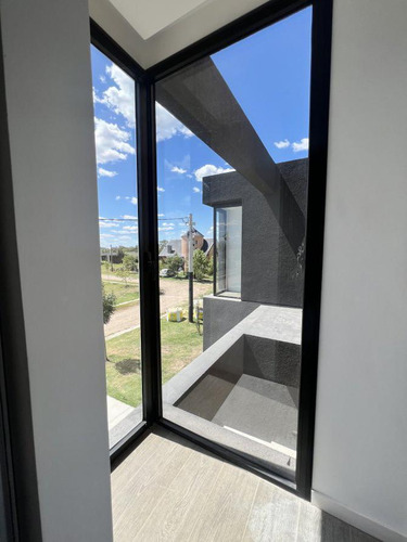 Venta Casa A Estrenar 2 Dormitorios 1 En Suite