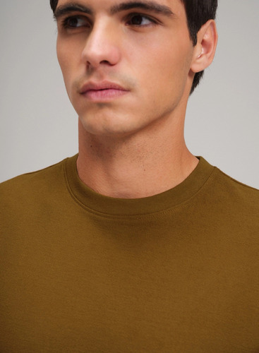 Remera Etiqueta Negra Cuello U French Terry Tabaco I25