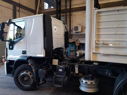 ¡ Solo 12900 Km ! Iveco Tector 170e28 + Acoplado Baco 14,5m