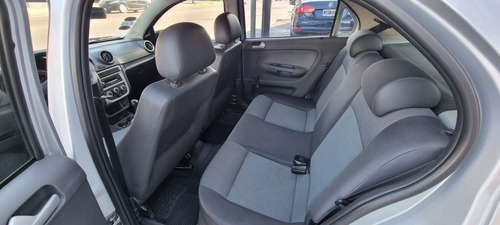 Imagen 15 de 15 de Volkswagen Gol Trend 2011 1.6 Pack I 101cv