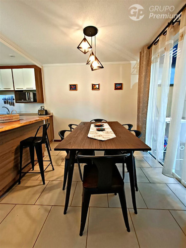 Casa En Venta De 4 Dorm. En Pucón
