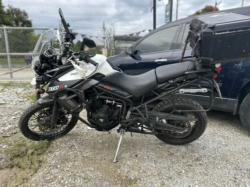 Triumph Tiger 800 Xcx