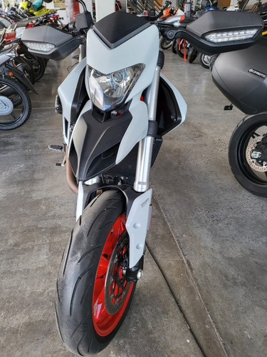Imagen 3 de 7 de Ducati Naked 939. Año 2018