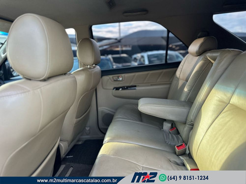 Toyota Hilux SW4 SRV D4-D 4X4 3.0 TDI DIES. AUT