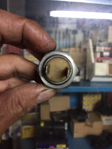 Imagen 3 de 3 de Suiche Válvula Luz Retroceso Corcel, Del Rey (original Ford)